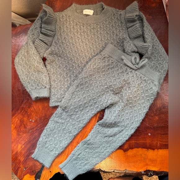 SOLD Rylee + Cru sweater set - Picture 2 of 2